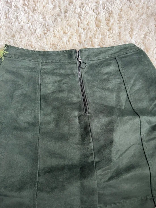 Soft faux suede Old Navy Forest Green Faux Suede Front-Zip A-Line Mini Skirt wit - Picture 3 of 7